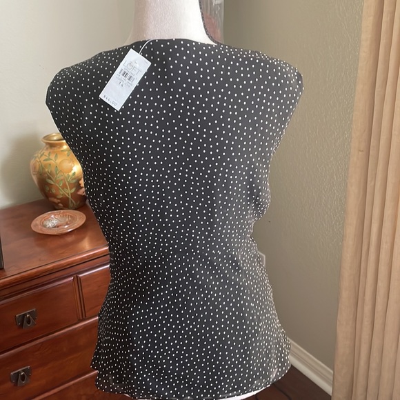 Adorable sleeveless lined polka dot blouse - Picture 3 of 8
